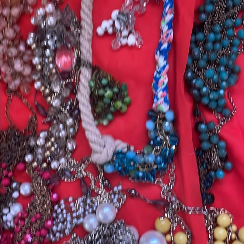 Lot of Vintage classic plastic bead necklaces & pair of earrings (#7)